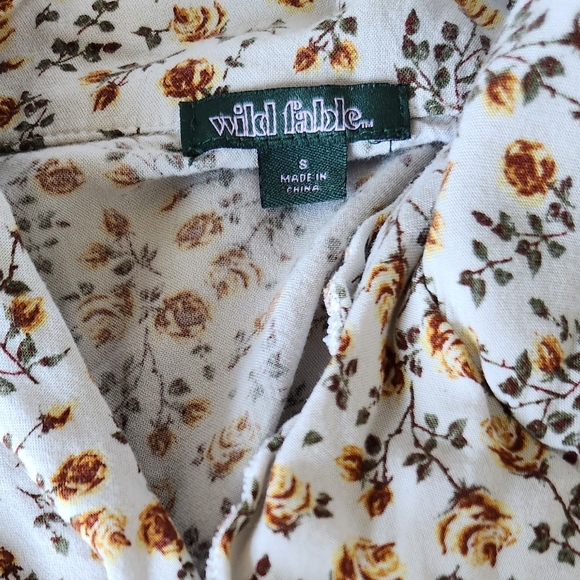 Floral Buttonup - Picture 2 of 3